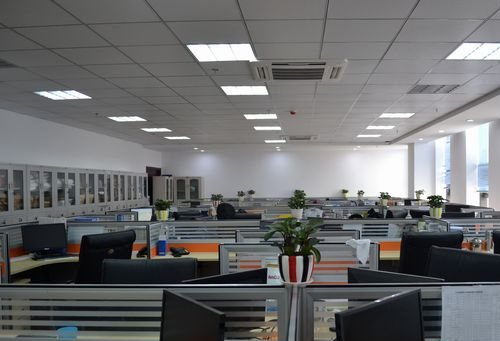 中錦泰建筑工程取得輕鋼龍骨隔墻用暖氣片掛放裝置，使熱量在散熱孔內(nèi)的流速加快:輕鋼